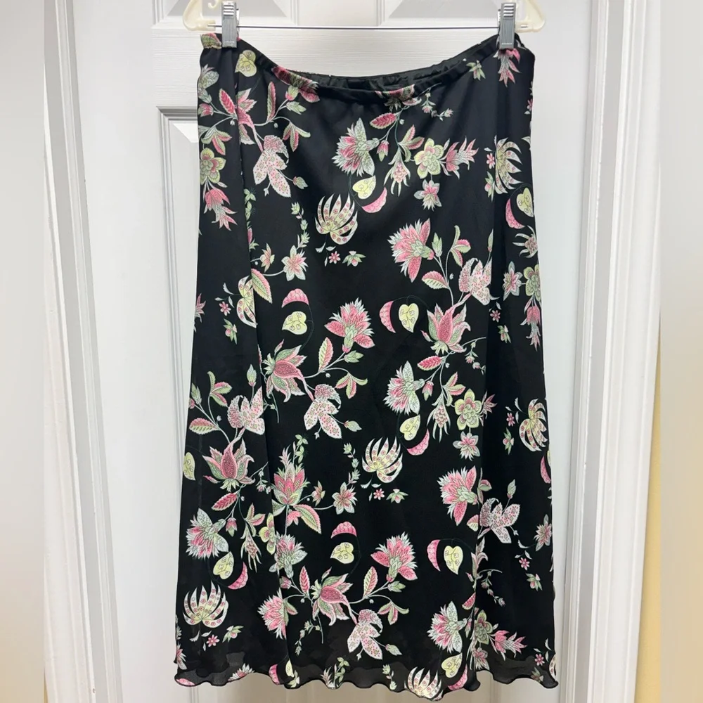 Dressbarn Woman Black Floral Midi Skirt – Size 16W - Picture 1 of 15